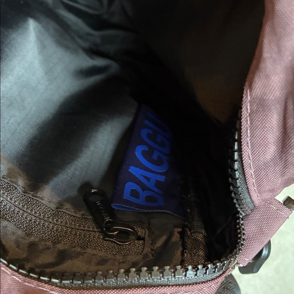 BAGGU Rasin Crossbody Bag - Picture 2 of 5